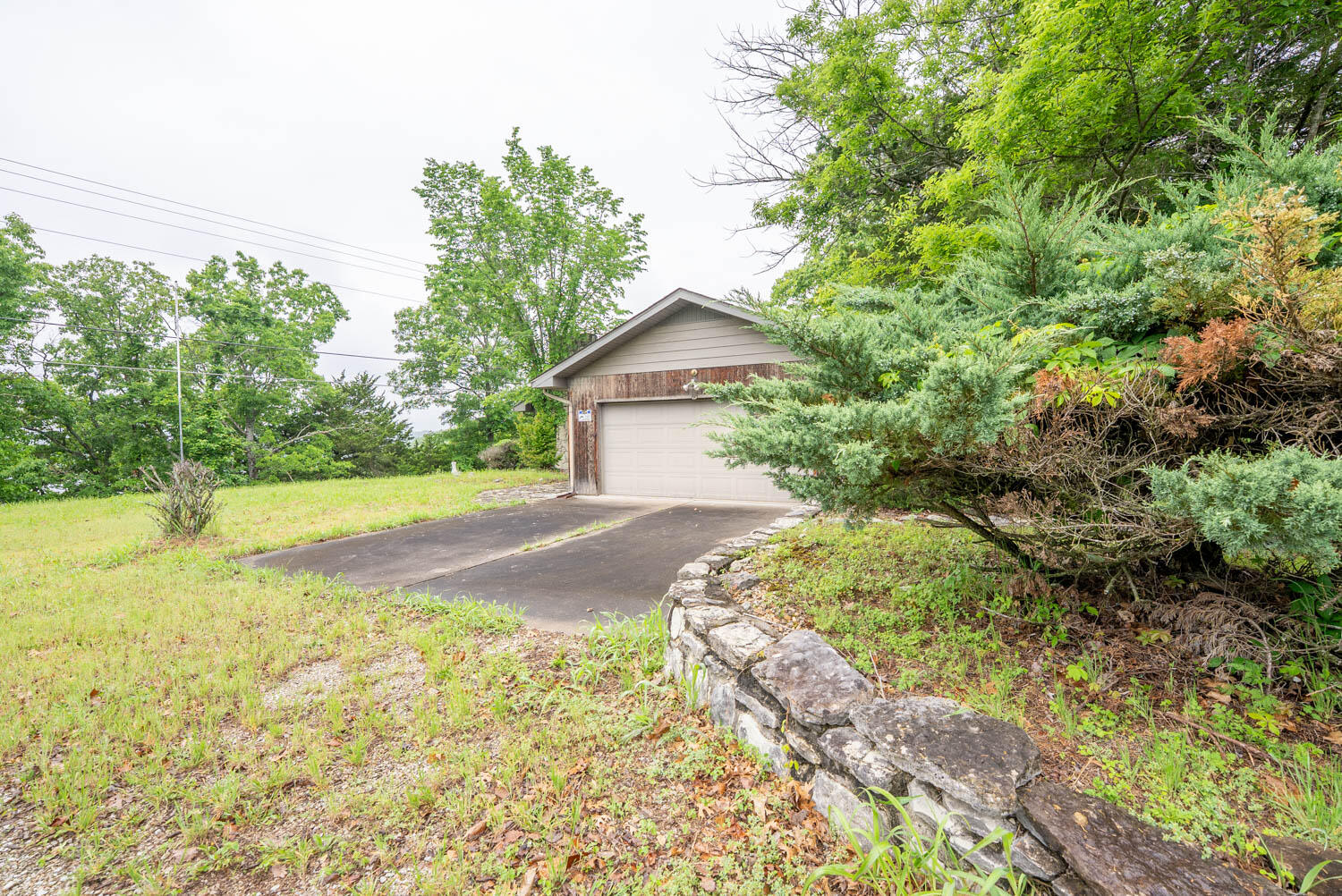 15 Aspen Road Galena, MO 65656 - Photo 27 of 46 Fixer upper on 2.79 acres with a lake vi