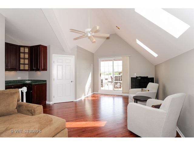 3453 North Racine Avenue, Unit 3S Chicago, IL 60657 - Photo 17 of 21