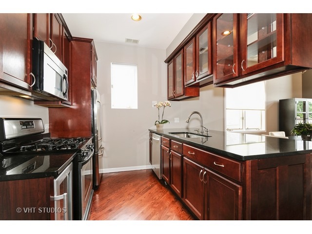 3453 North Racine Avenue, Unit 3S Chicago, IL 60657 - Photo 4 of 21