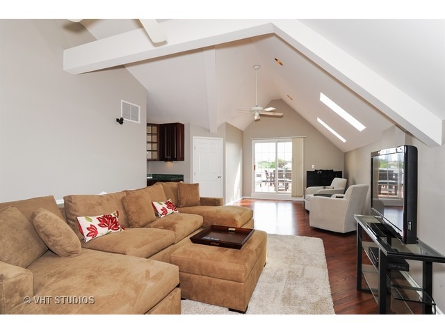 3453 North Racine Avenue, Unit 3S Chicago, IL 60657 - Photo 10 of 21
