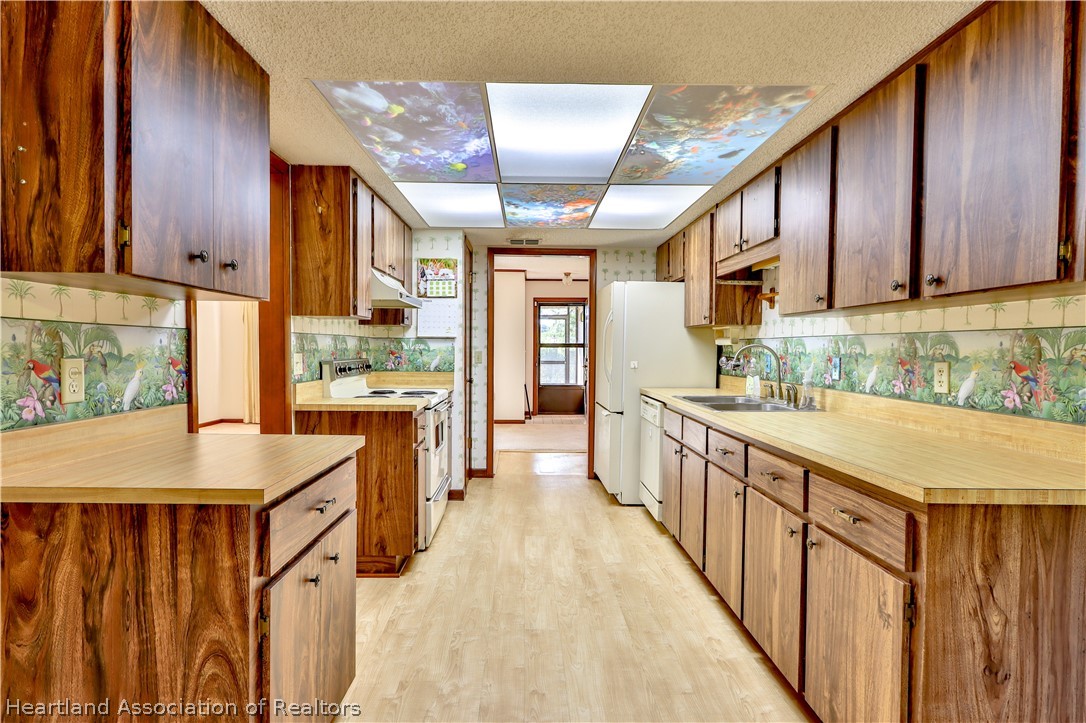 111 Tortoise Road Sebring, FL 33876 - Photo 4 of 27 Gallery Image 4
