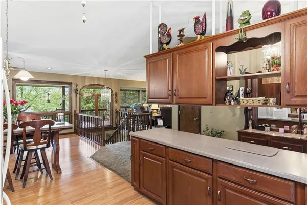 $875,000 | 1841 Lake Bluff Drive, Reeds Spring, MO 65737