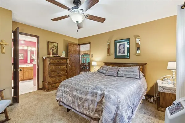 $875,000 | 1841 Lake Bluff Drive, Reeds Spring, MO 65737