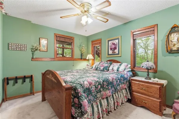 $875,000 | 1841 Lake Bluff Drive, Reeds Spring, MO 65737