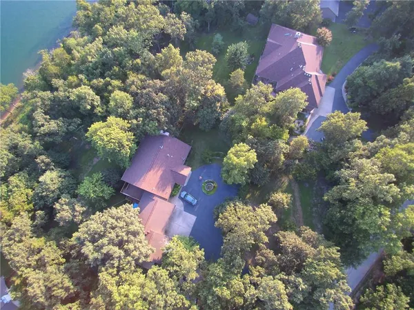 $875,000 | 1841 Lake Bluff Drive, Reeds Spring, MO 65737