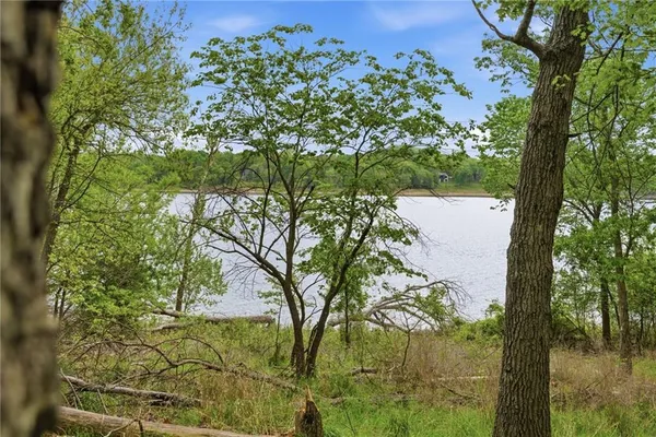 $875,000 | 1841 Lake Bluff Drive, Reeds Spring, MO 65737