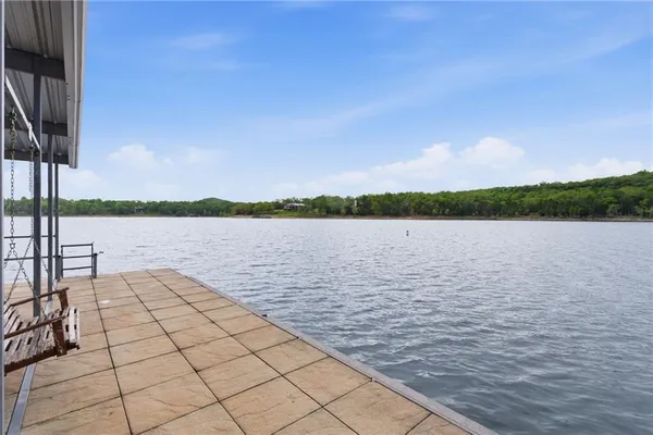 $875,000 | 1841 Lake Bluff Drive, Reeds Spring, MO 65737