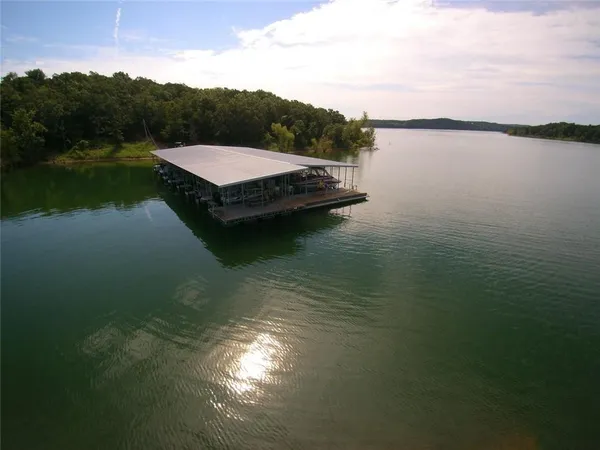 $875,000 | 1841 Lake Bluff Drive, Reeds Spring, MO 65737