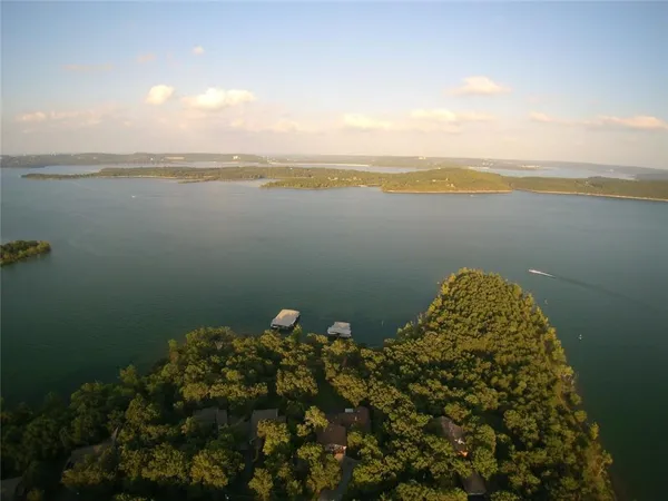 $875,000 | 1841 Lake Bluff Drive, Reeds Spring, MO 65737