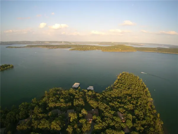 $875,000 | 1841 Lake Bluff Drive, Reeds Spring, MO 65737