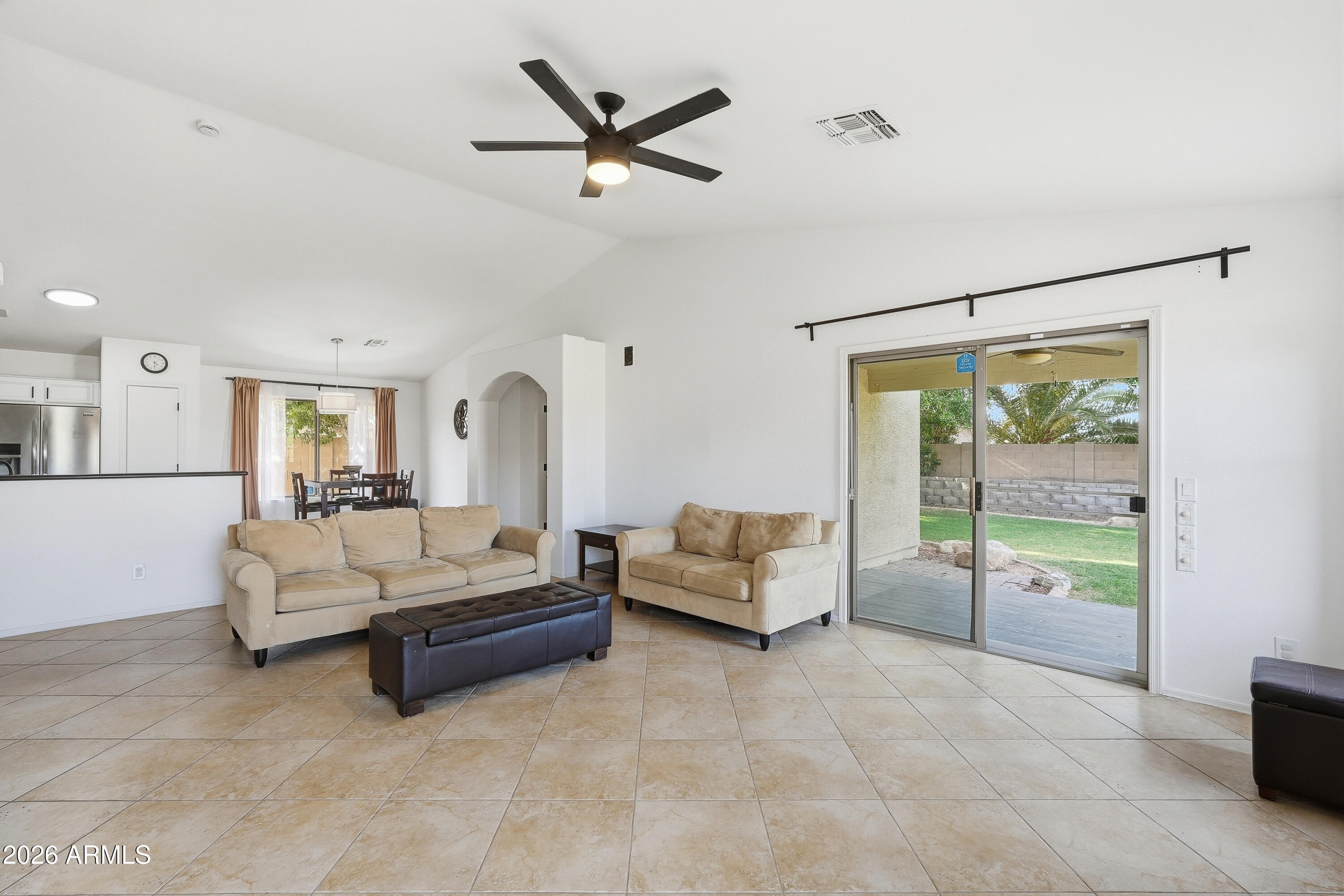 2628 East Beverly Road Phoenix, AZ 85042 - Photo 5 of 26 Lots of natural light