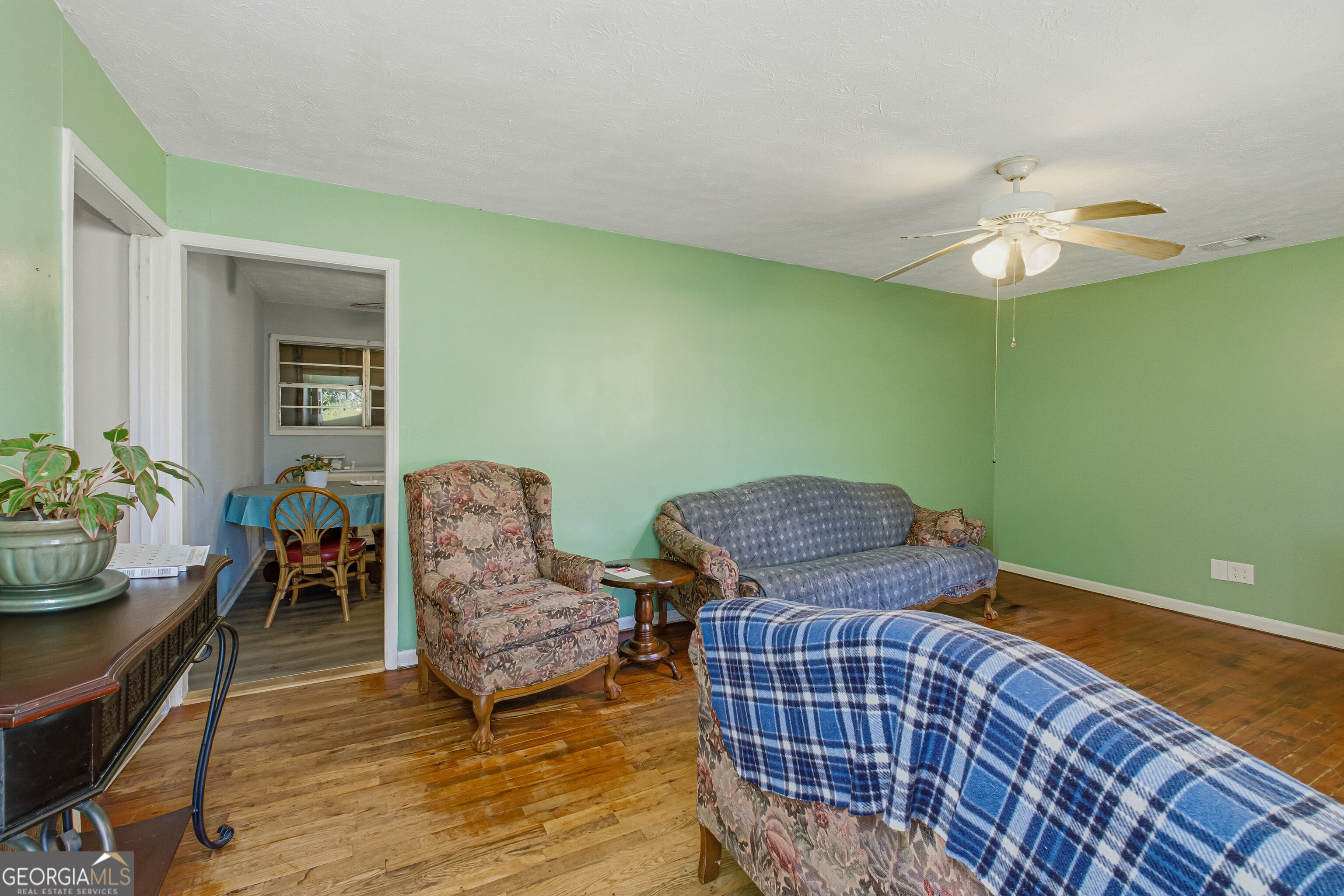 4124 Mangum Mill Road Gainesville, GA 30507 - Photo 4 of 48 a living room with furniture