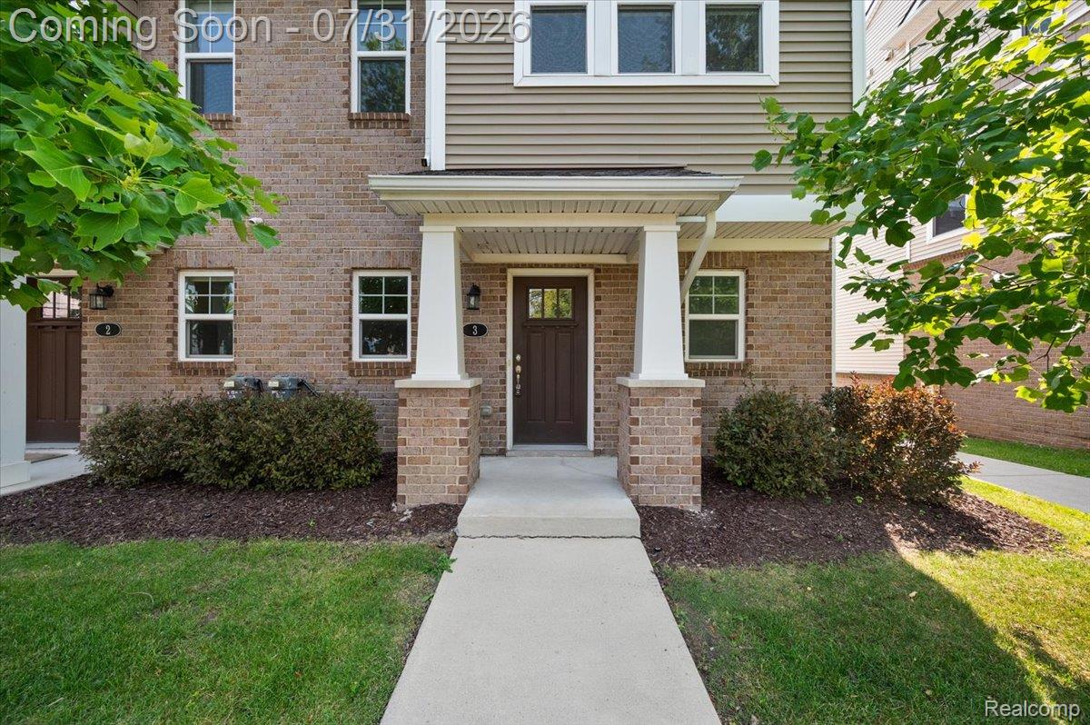 2500 Normandy Road Royal Oak, MI 48073 - Photo 3 of 47 03-2500 Normandy Unit 3-3.jpg