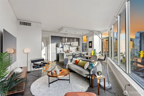 $799,000 | 2510 6th Avenue, Unit 2504, Seattle, WA 98121