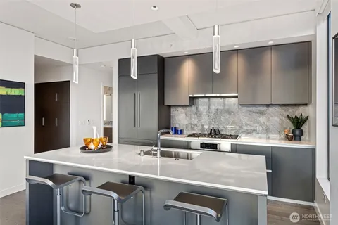 $799,000 | 2510 6th Avenue, Unit 2504, Seattle, WA 98121