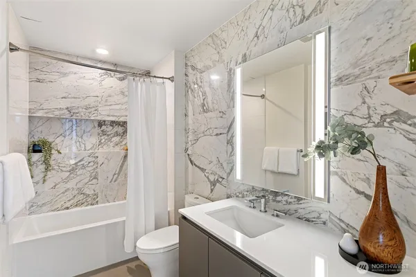 $799,000 | 2510 6th Avenue, Unit 2504, Seattle, WA 98121