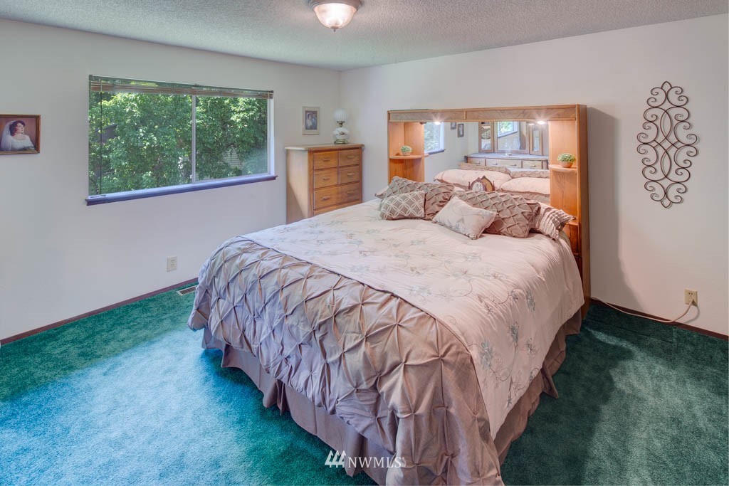 21716 9th Avenue West Bothell, WA 98021 - Photo 6 of 22