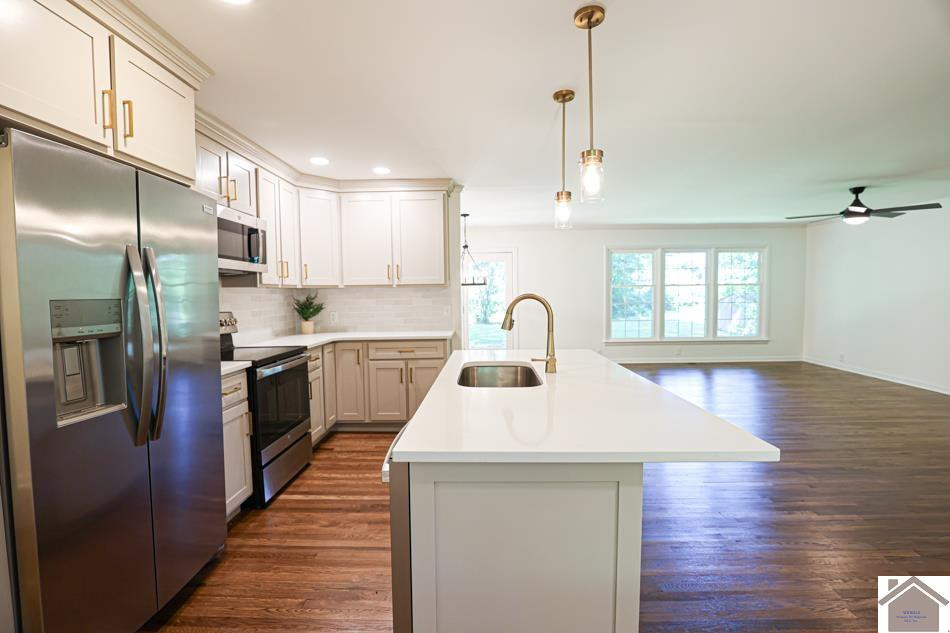 153 Kennedy Road Paducah, KY 42001 - Photo 15 of 33 Kitchen