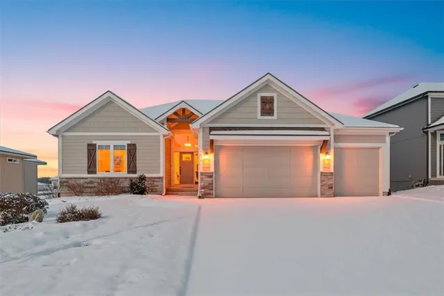 $535,000 | 2614 Southwest Farm Fld Road, Lee's Summit, MO 64082