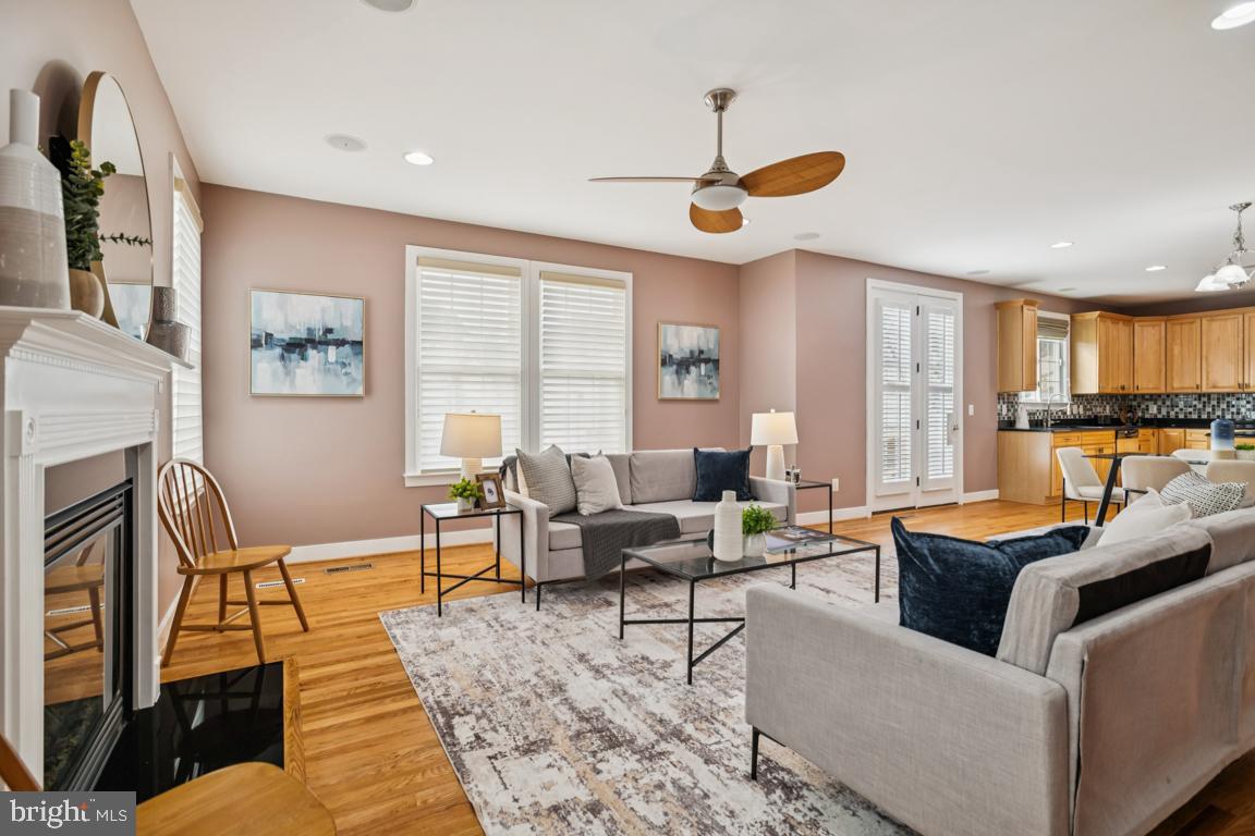 41881 Redgate Way Ashburn, VA 20148 - Photo 11 of 60 Family Room