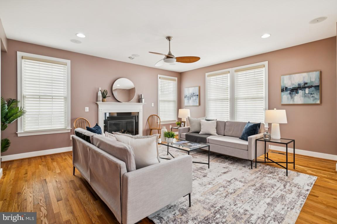 41881 Redgate Way Ashburn, VA 20148 - Photo 12 of 60 Family Room