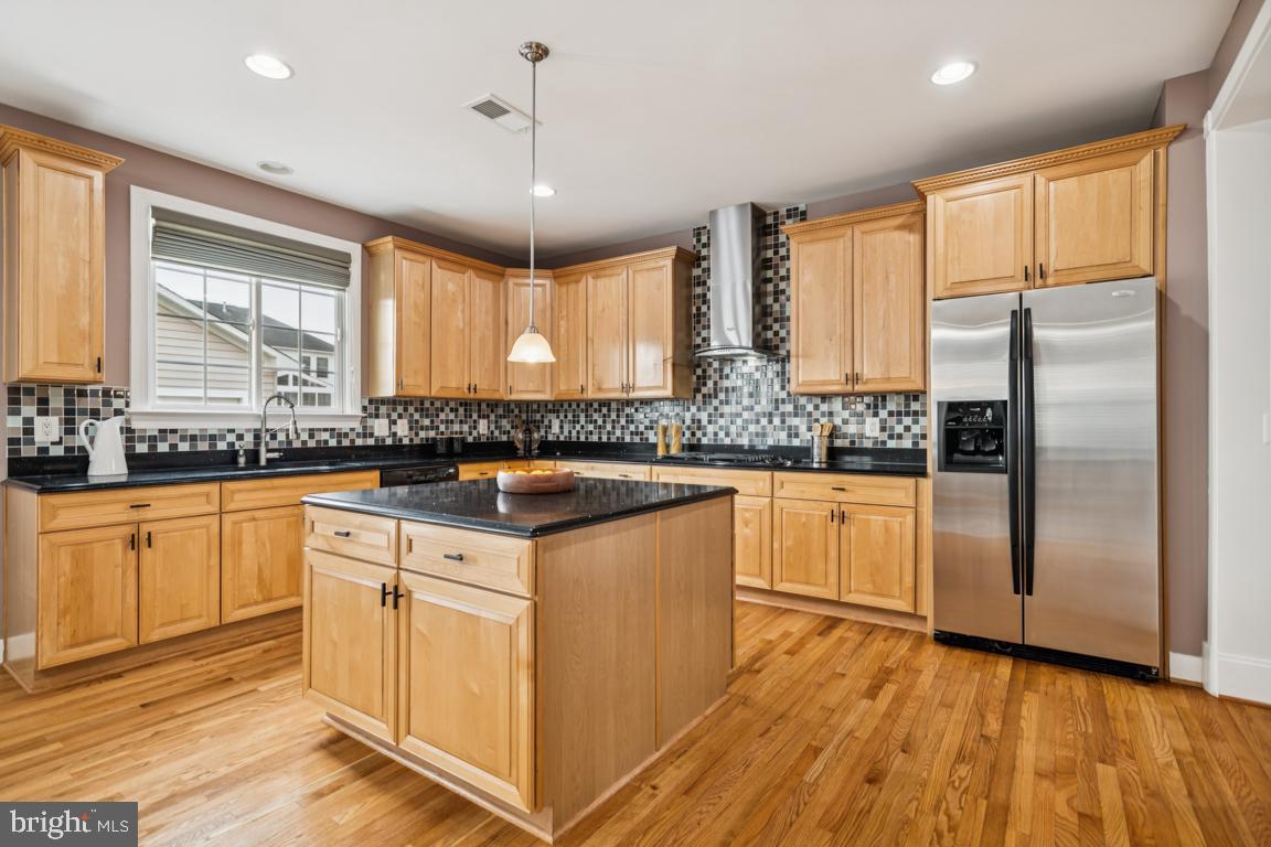 41881 Redgate Way Ashburn, VA 20148 - Photo 15 of 60 Gourmet Kitchen with Center Island