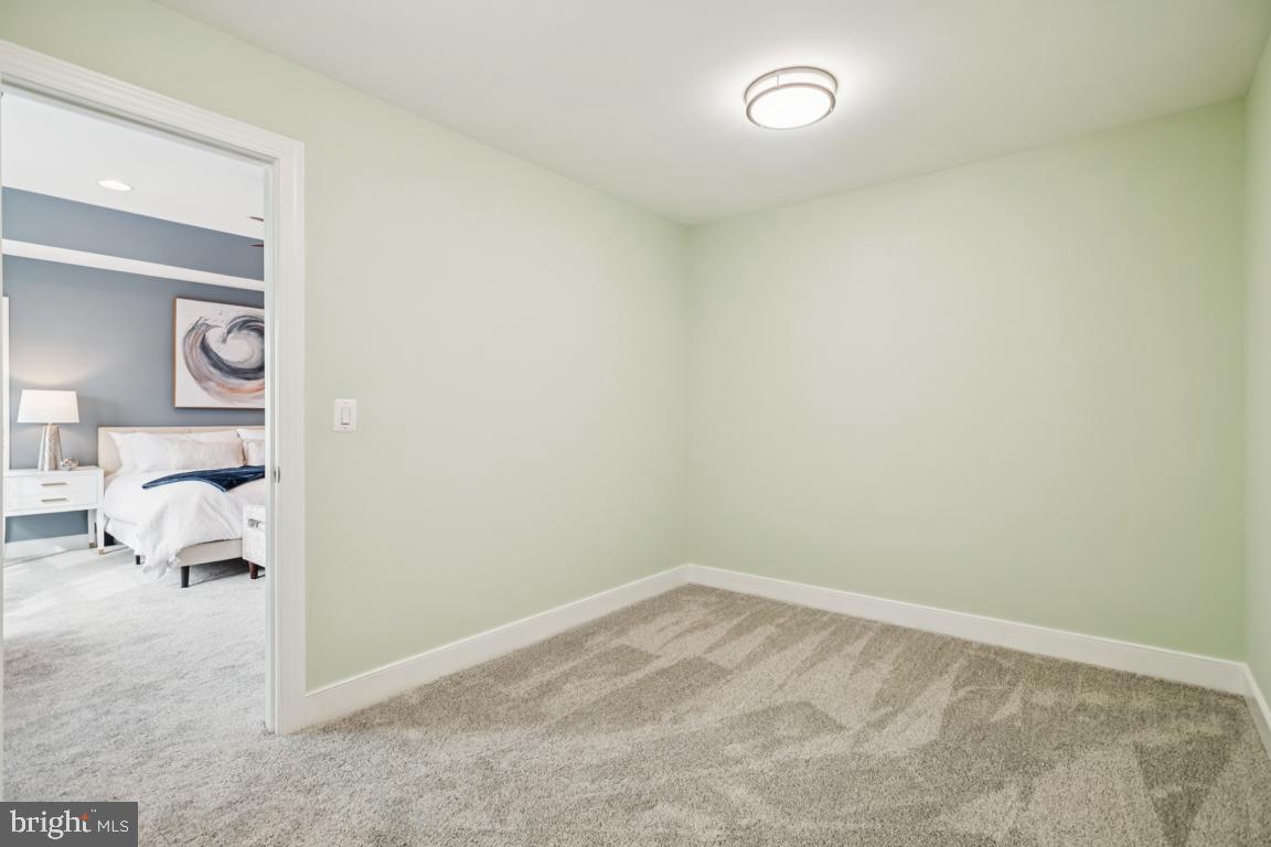 41881 Redgate Way Ashburn, VA 20148 - Photo 31 of 60 Oversized Walk-in Primary Owners Closet