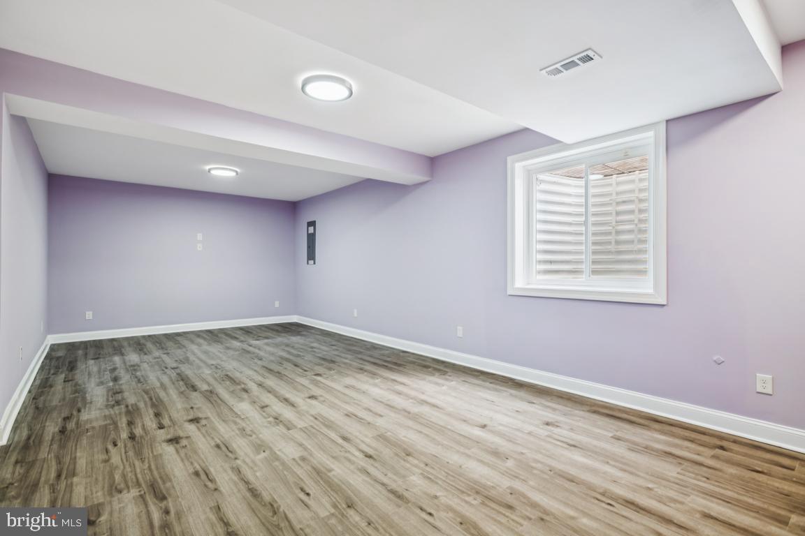 41881 Redgate Way Ashburn, VA 20148 - Photo 44 of 60 Huge Lower Level Bedroom