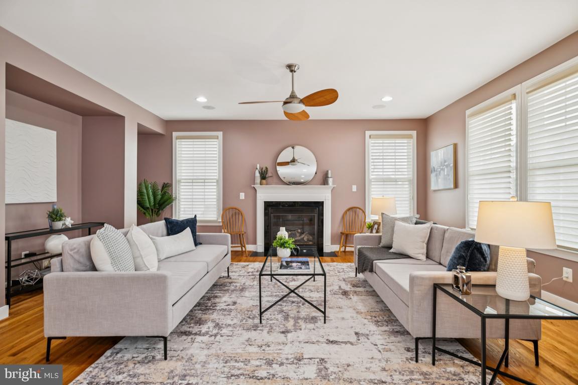 41881 Redgate Way Ashburn, VA 20148 - Photo 10 of 60 Large Family Room w/ Gas Fireplace