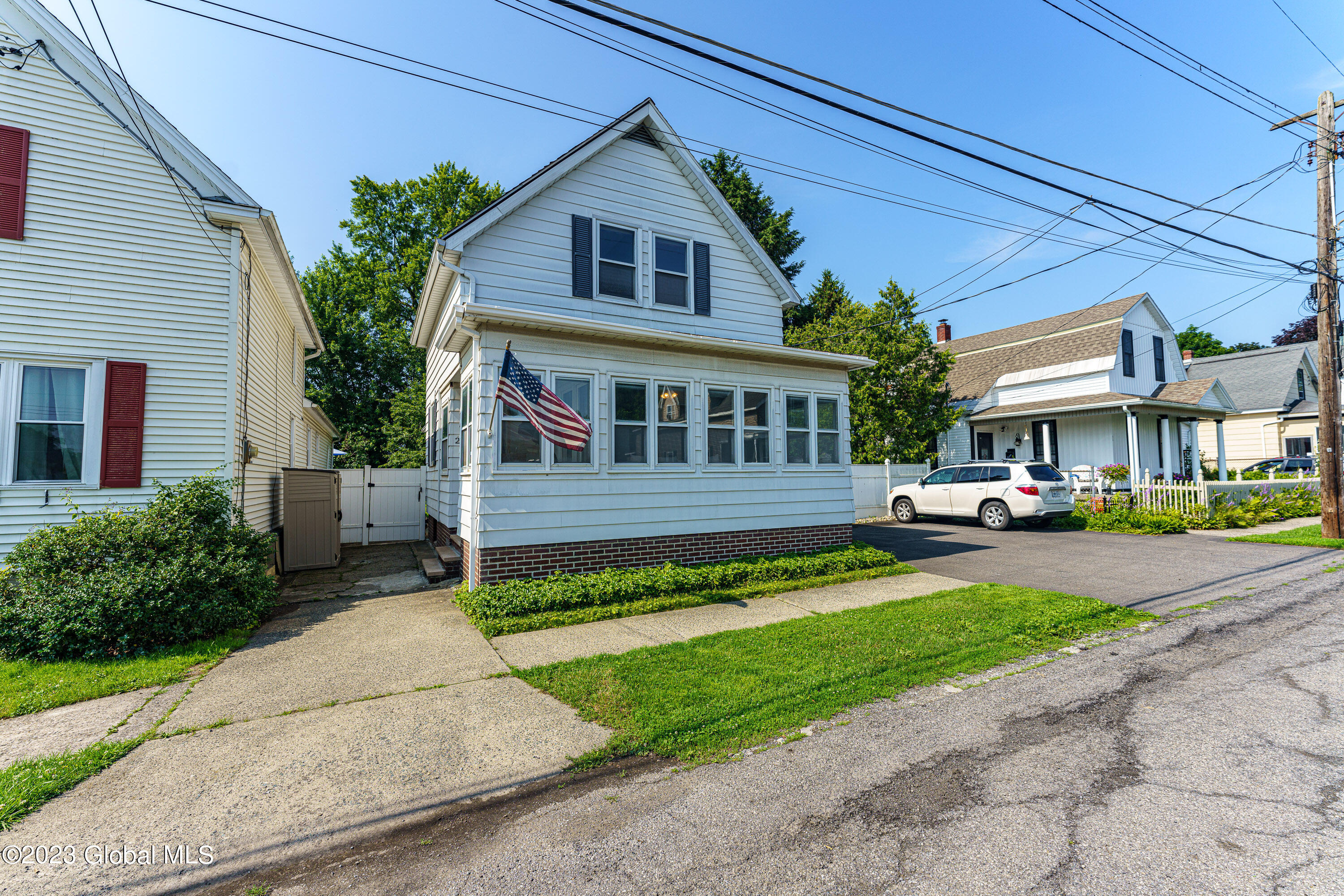 22 Craig Street Colonie, NY 12189 - Photo 3 of 30 0 Front 3