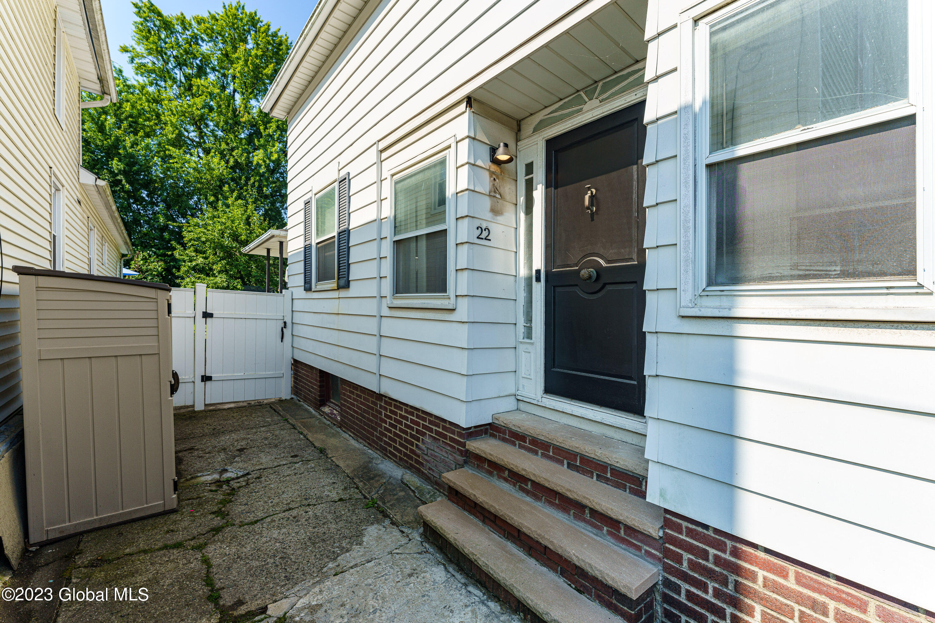 22 Craig Street Colonie, NY 12189 - Photo 4 of 30 0 Front 4