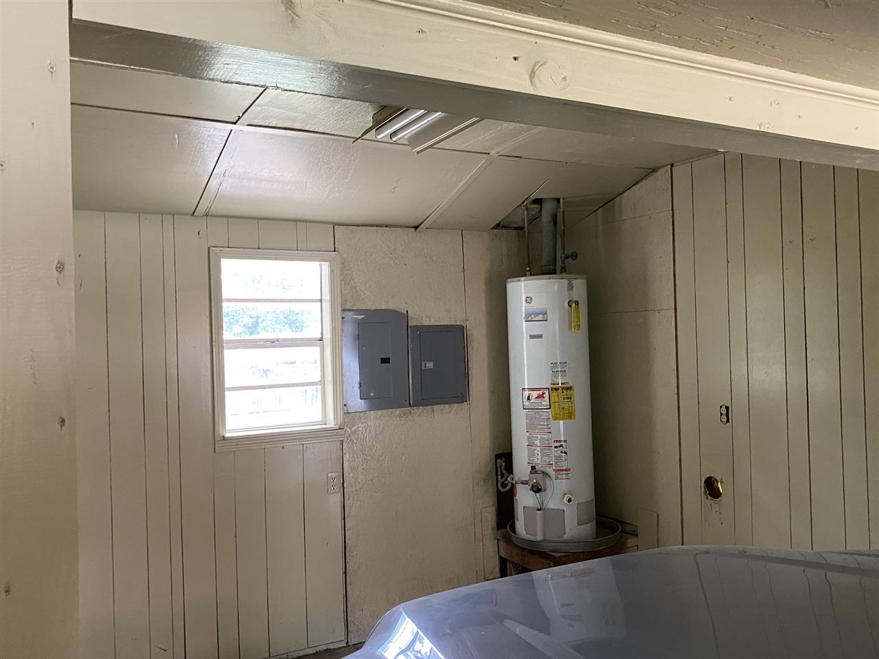 933 Cullenwood Road Memphis, TN 38116 - Photo 21 of 25 Garage is Large enough for an Extended Long Car/Truck plus has workshop area! This is the Double Garage Attached to the House.