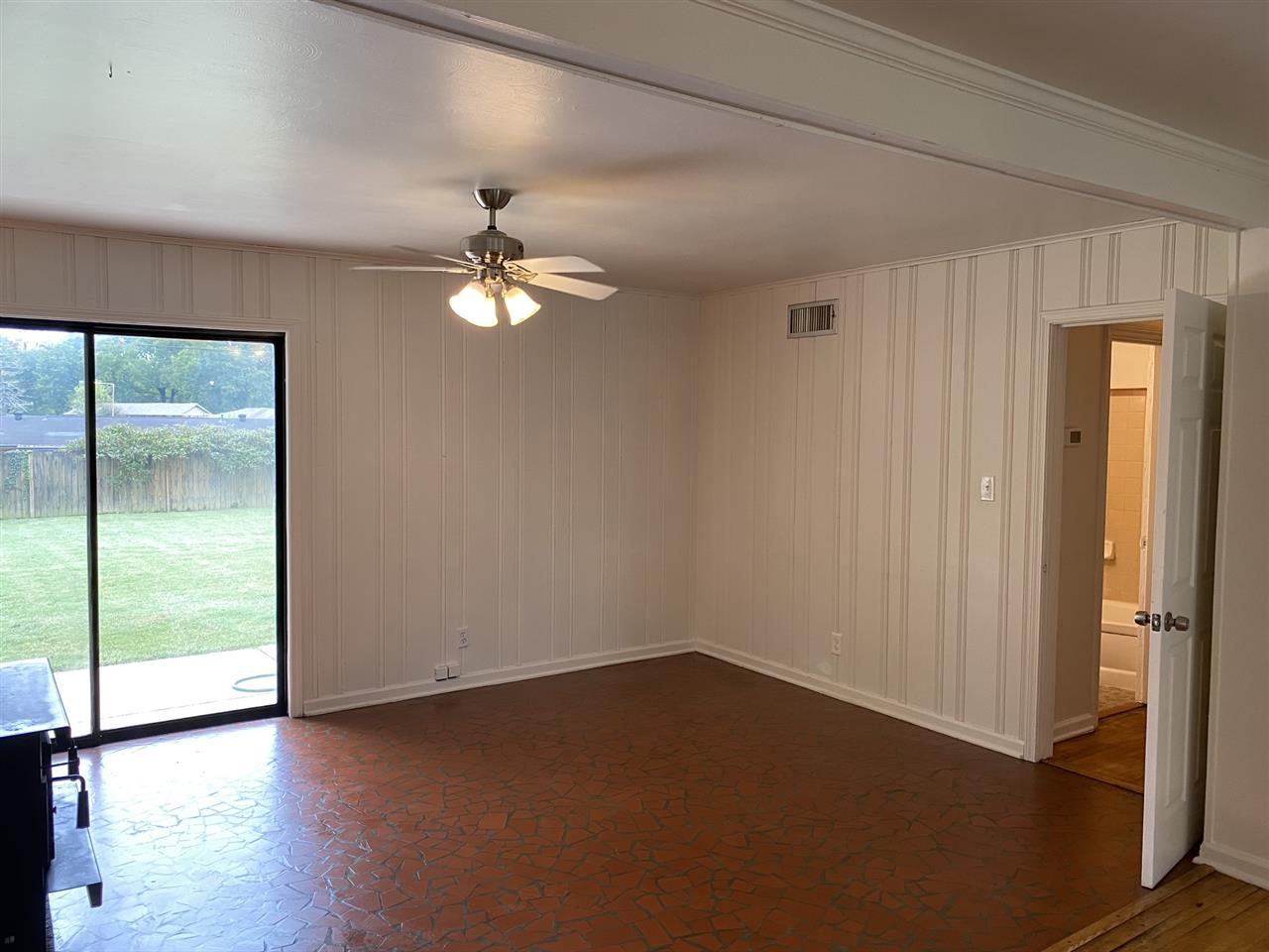 933 Cullenwood Road Memphis, TN 38116 - Photo 6 of 25 Gallery Image 6