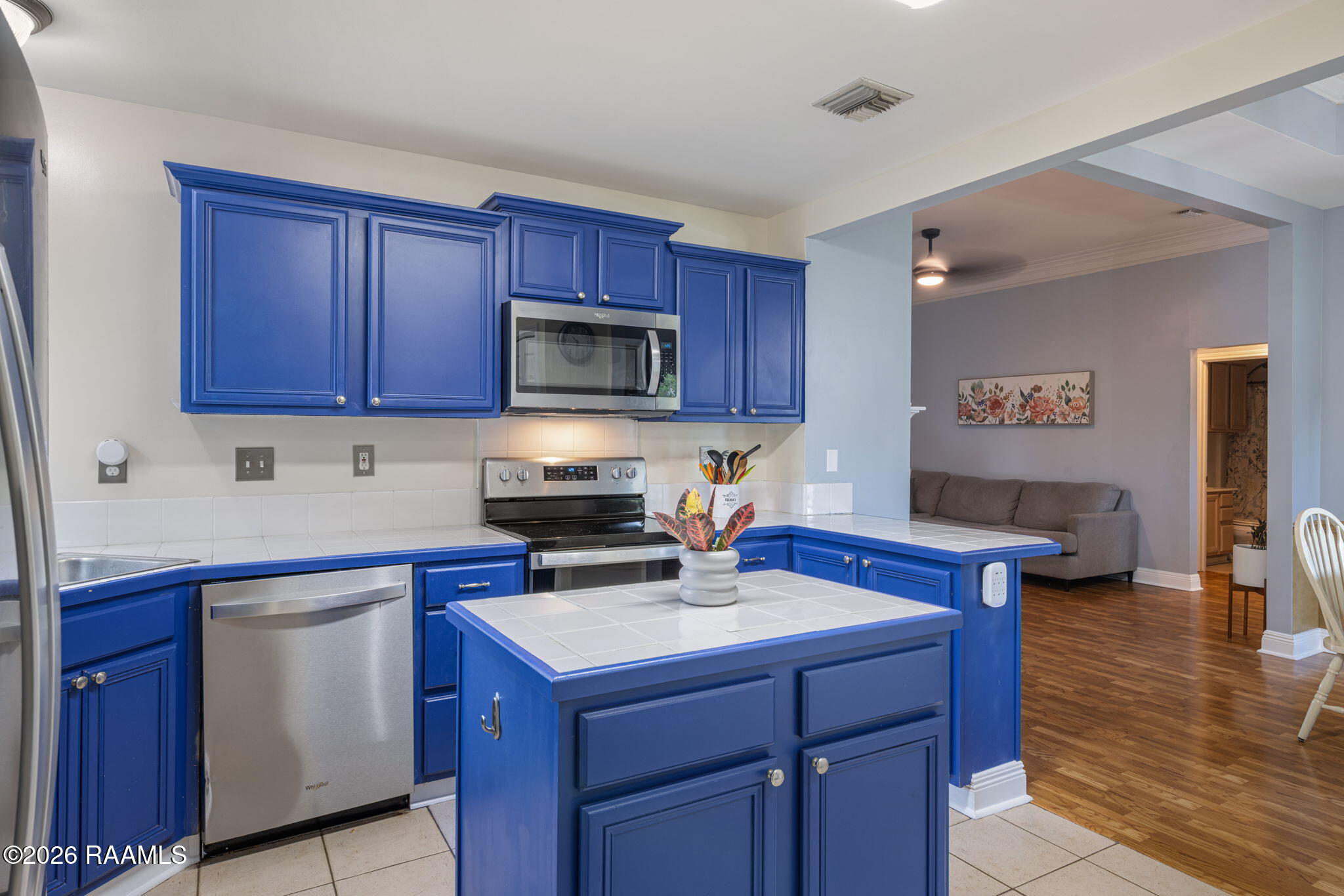 115 Tulip Tree Lane Broussard, LA 70518 - Photo 11 of 25 Kitchen to Living