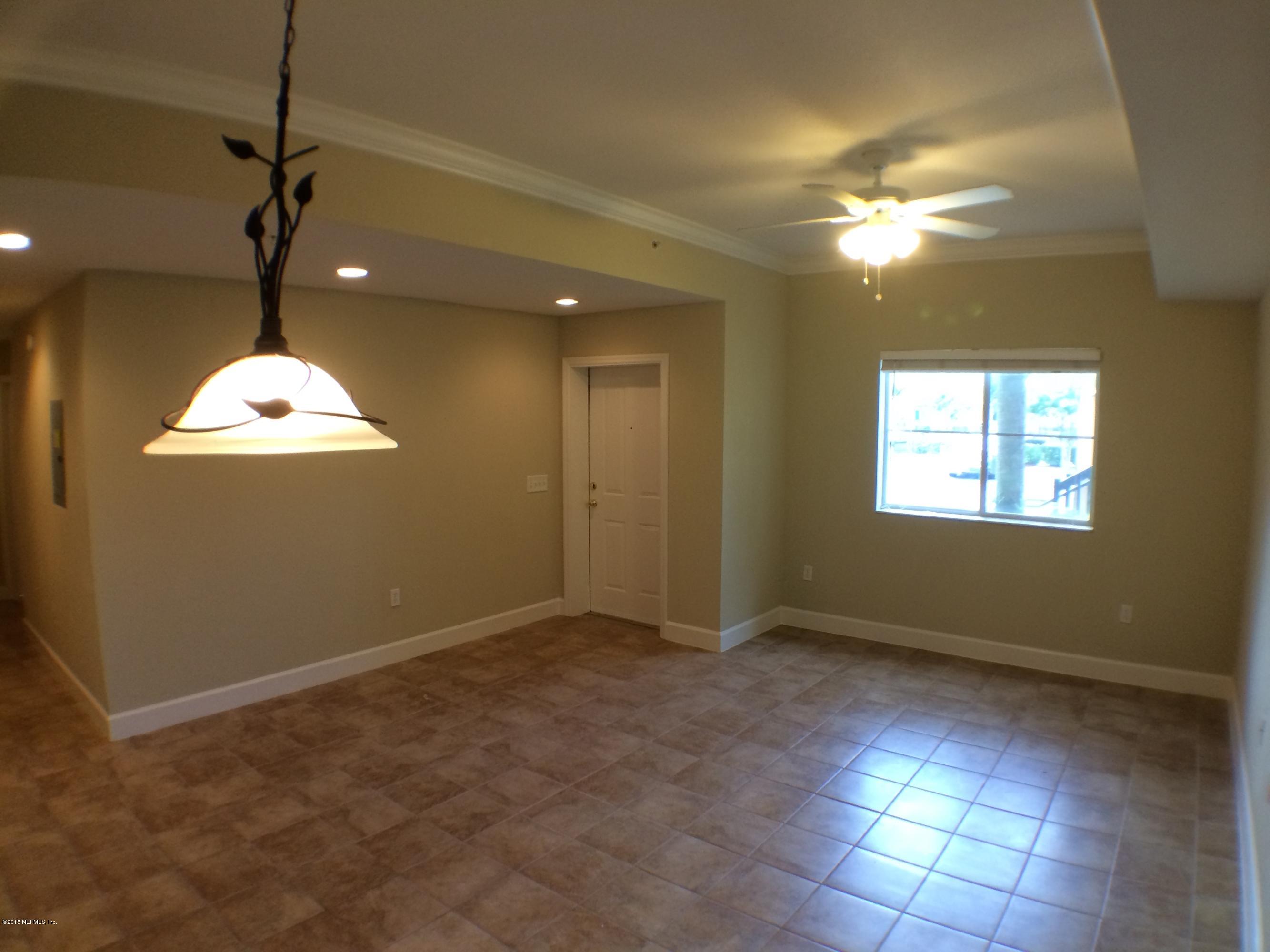 9745 Touchton Road, Unit 902 Jacksonville, FL 32246 - Photo 11 of 19 Living Room