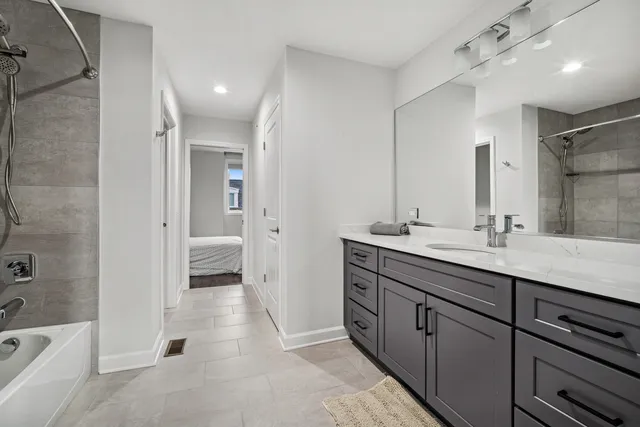 $799,000 | 1251 Gateway Court, Northbrook, IL 60062