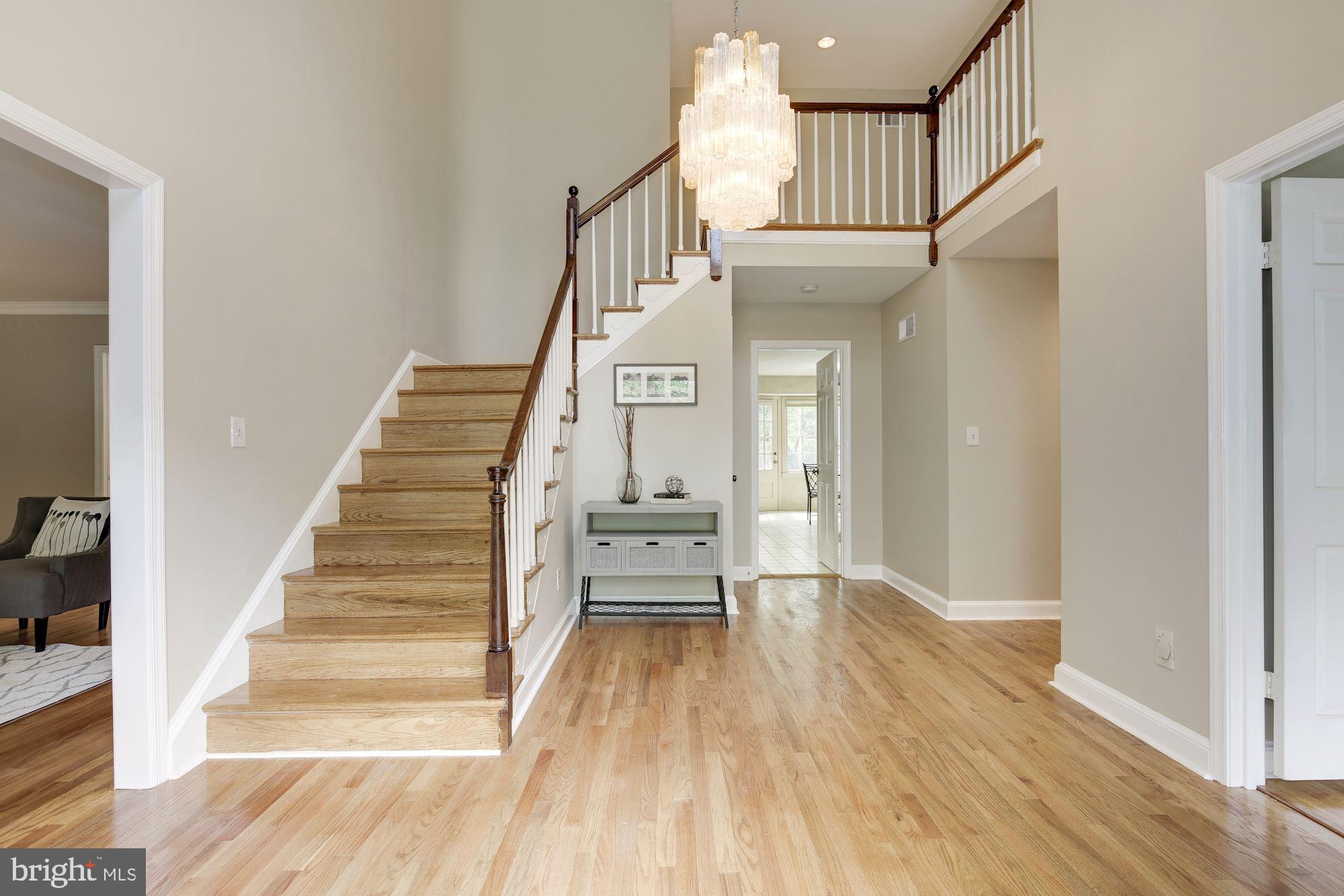 10113 Ormond Road Potomac, MD 20854 - Photo 5 of 47