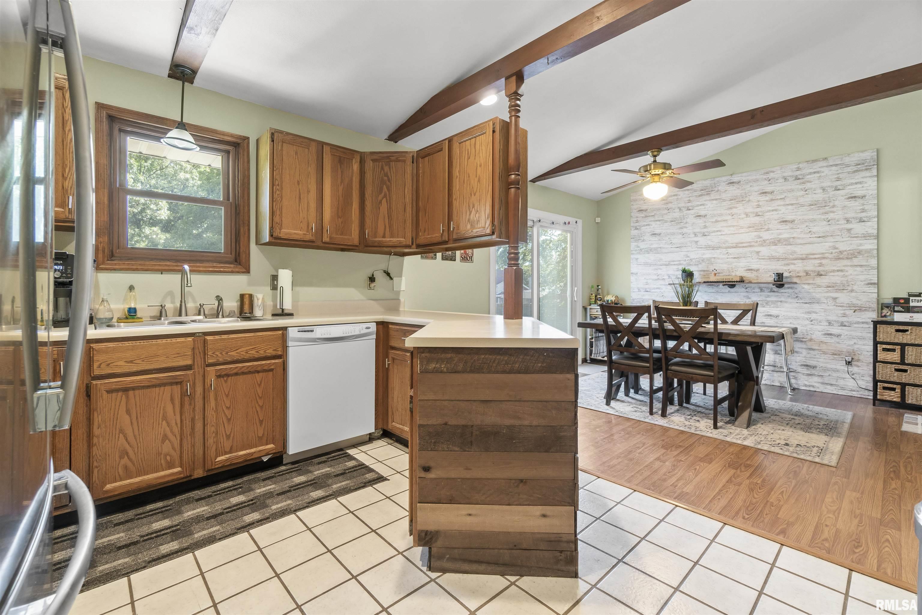 6117 West Conley Road Peoria, IL 61604 - Photo 12 of 32 Gallery Image 12