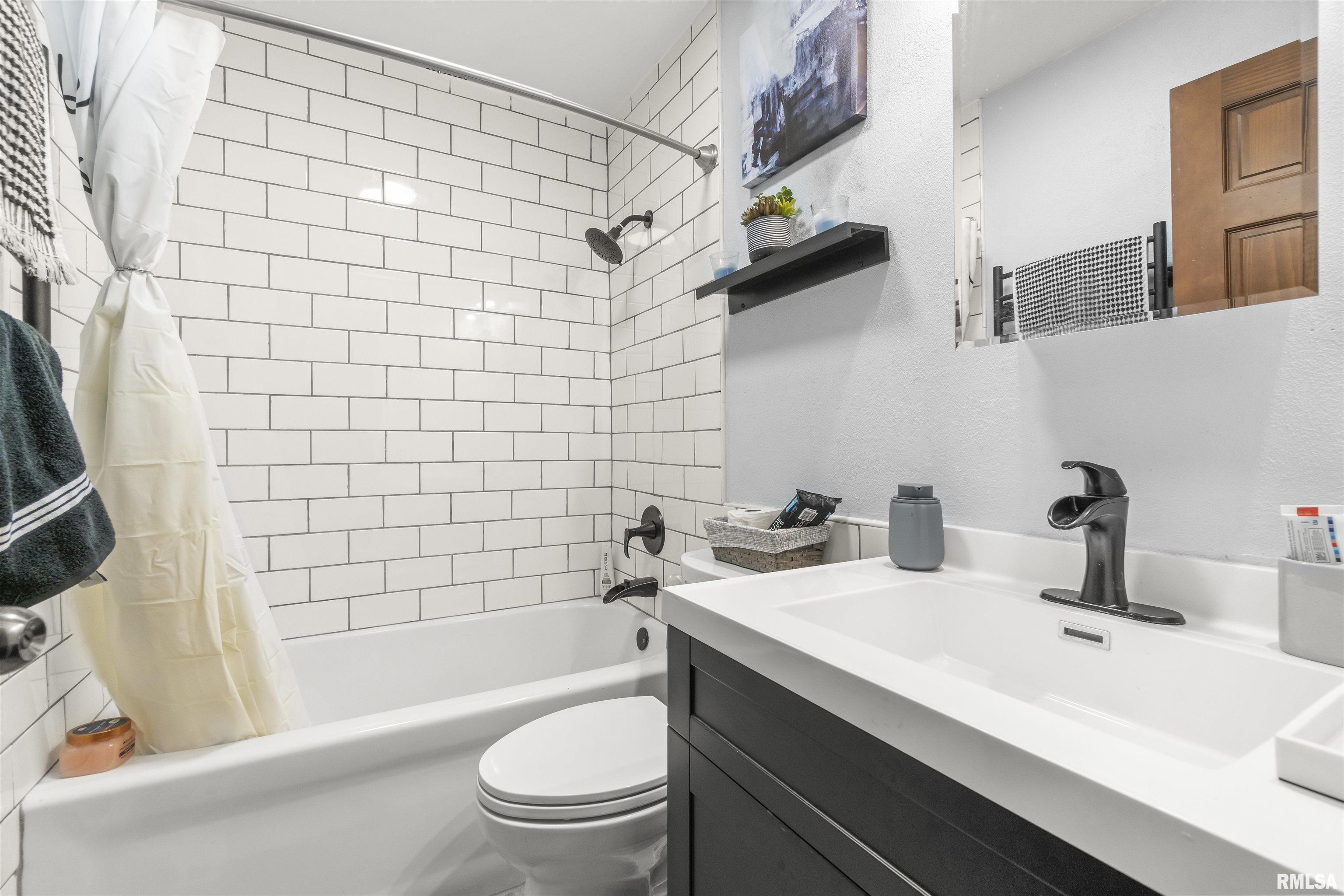 6117 West Conley Road Peoria, IL 61604 - Photo 18 of 32 Gallery Image 18