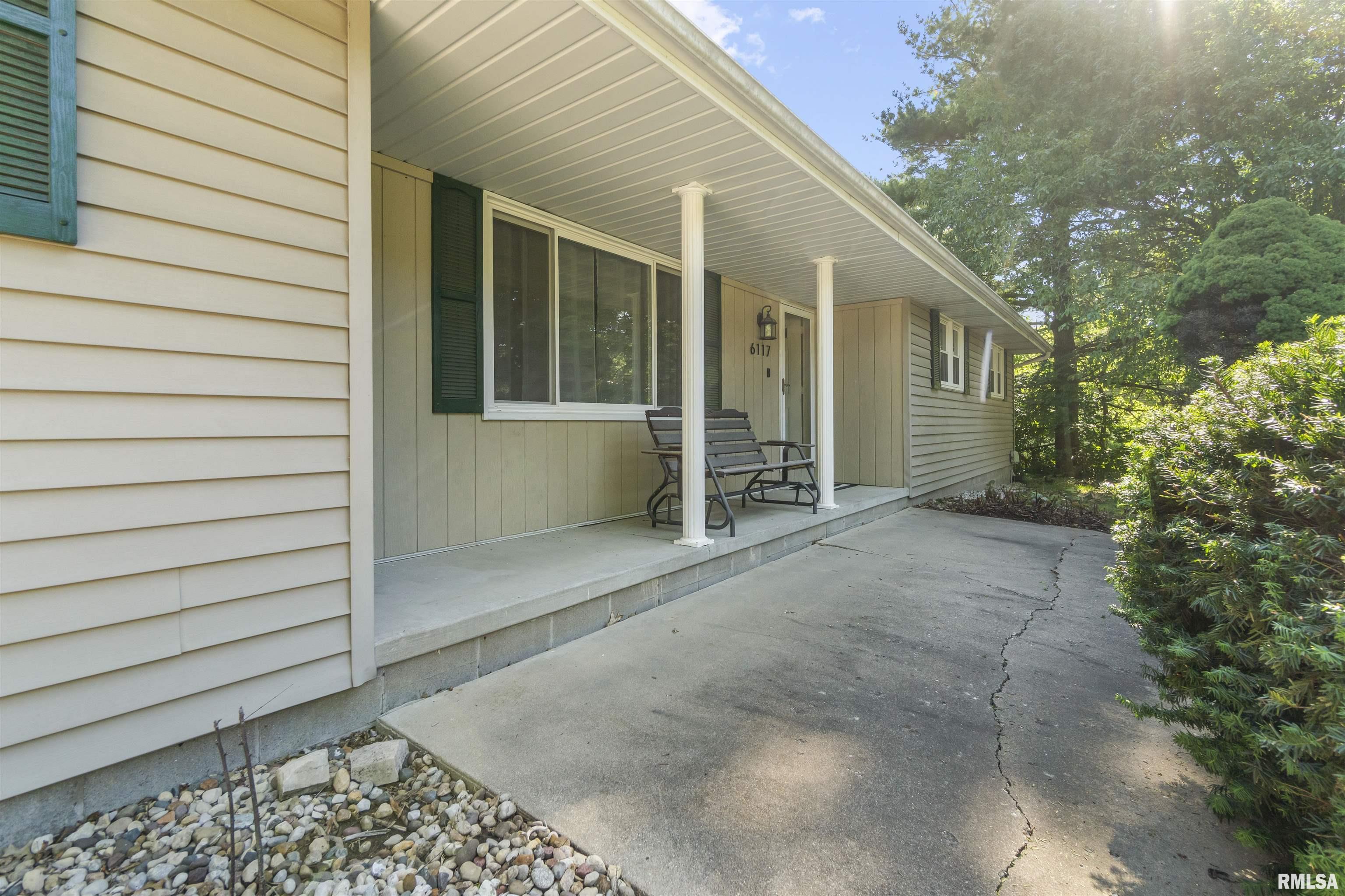 6117 West Conley Road Peoria, IL 61604 - Photo 3 of 32 Gallery Image 3