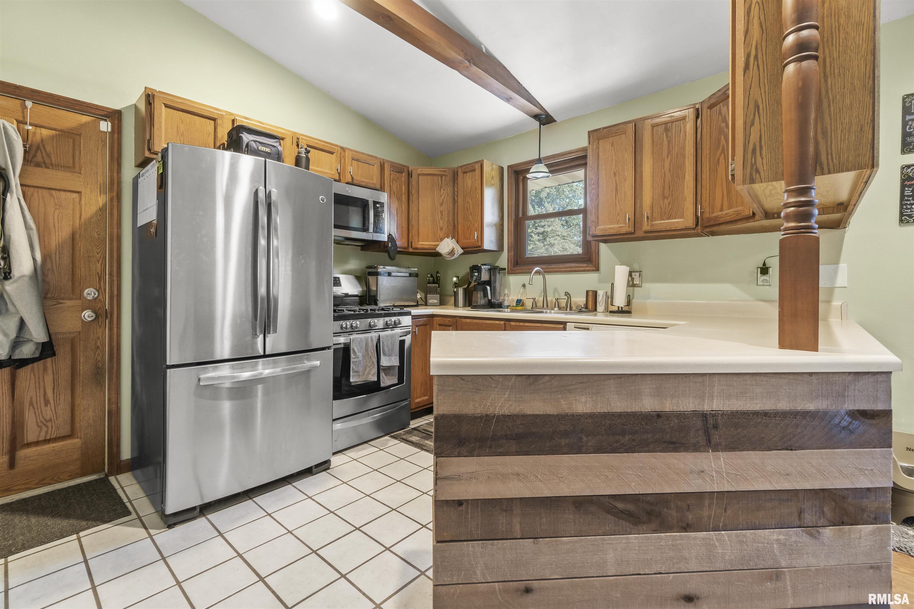 6117 West Conley Road Peoria, IL 61604 - Photo 10 of 32 Gallery Image 10