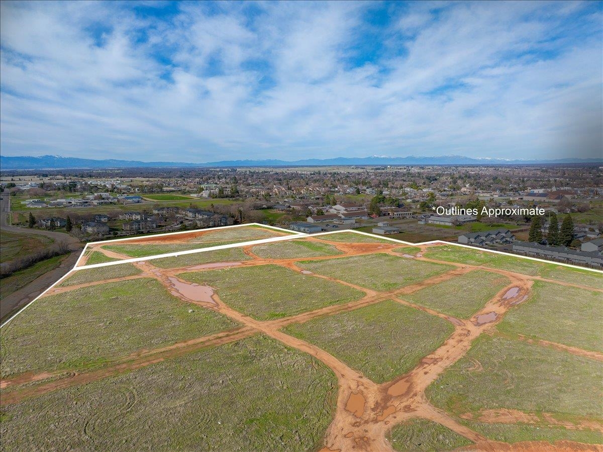 810 Vista Way Red Bluff, CA 96080 - Photo 1 of 1
