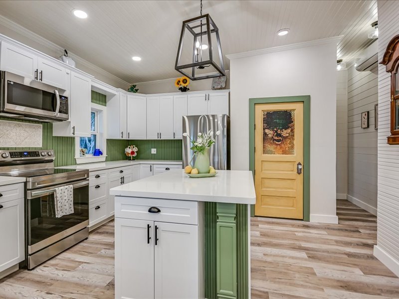 14036 Timberline Trail Austin, TX 78737 - Photo 24 of 40 Kitchen