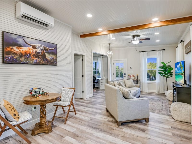 14036 Timberline Trail Austin, TX 78737 - Photo 25 of 40 Breakfast and living room area.