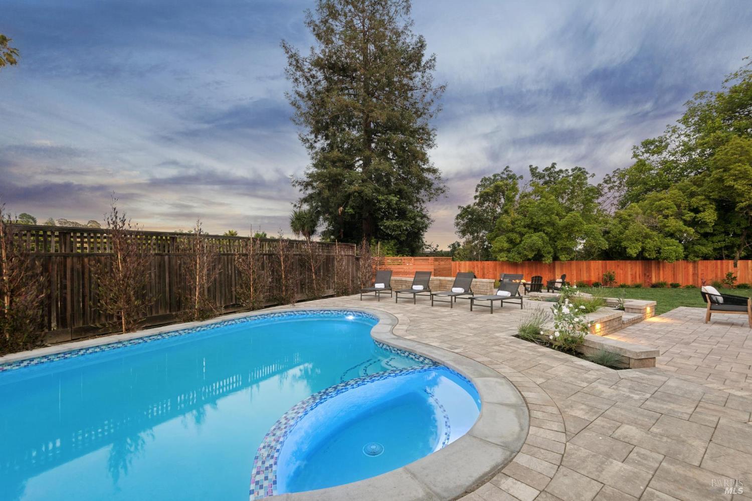 80 Montecito Road San Rafael, CA 94901 - Photo 19 of 99