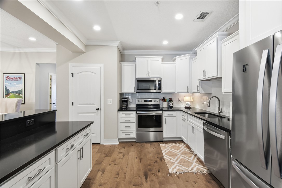 203 Mariners Circle St. Simons Island, GA 31522 - Photo 11 of 32