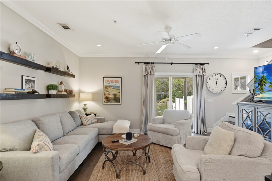 203 Mariners Circle St. Simons Island, GA 31522 - Photo 12 of 32