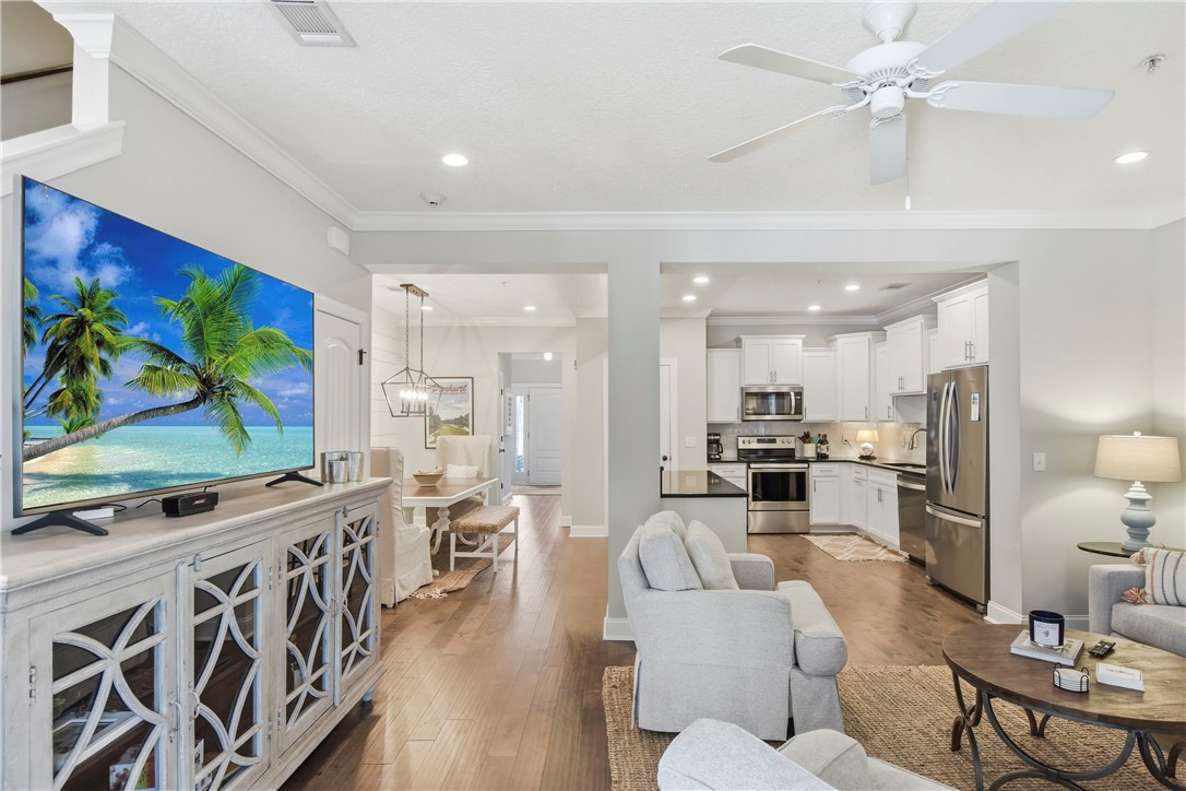 203 Mariners Circle St. Simons Island, GA 31522 - Photo 18 of 32