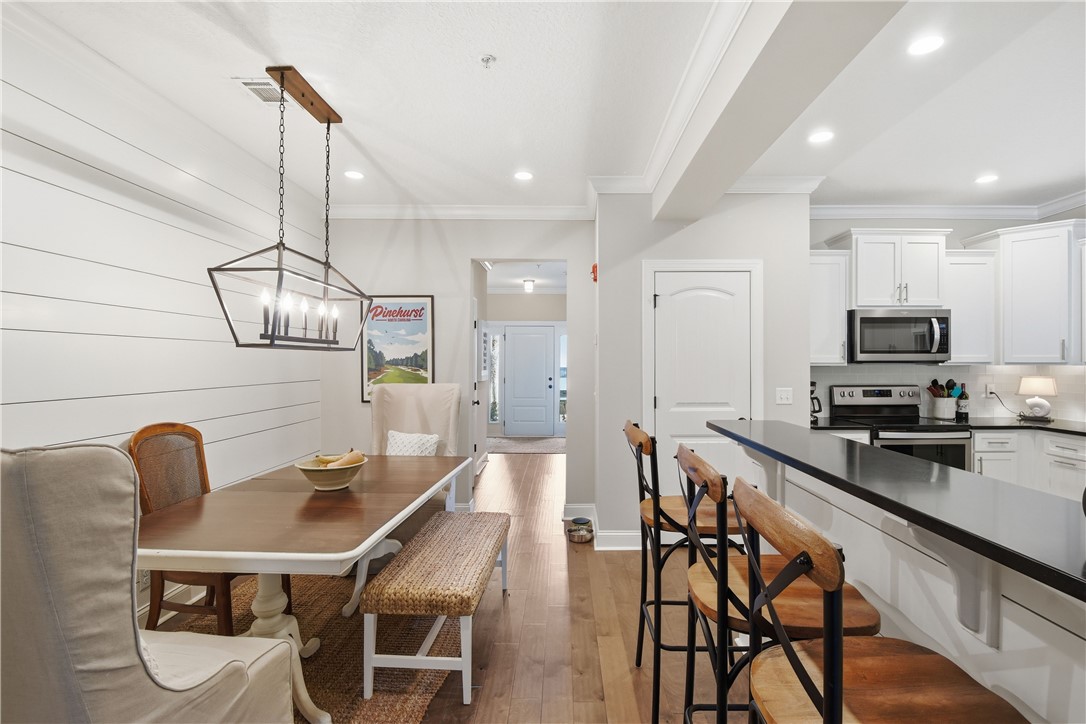 203 Mariners Circle St. Simons Island, GA 31522 - Photo 8 of 32