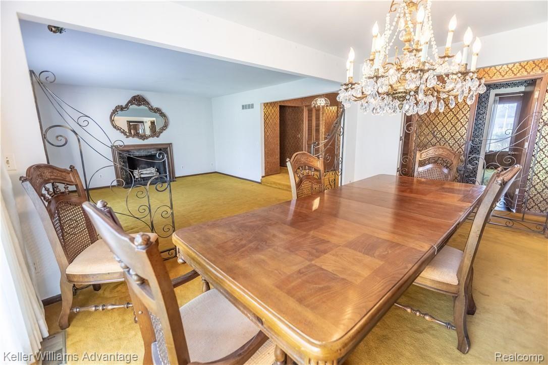 16724 Farmington Road Livonia, MI 48154 - Photo 14 of 57 Dining room